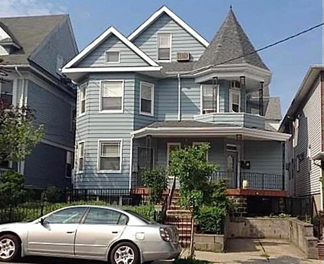 14 Fulton St Unit G, Weehawken, NJ 07086 Room for Rent in Weehawken