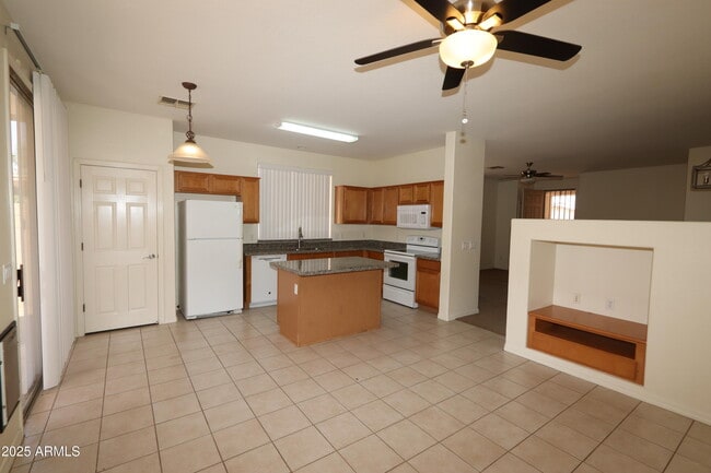 Foto del edificio - 14298 W Verde Ln