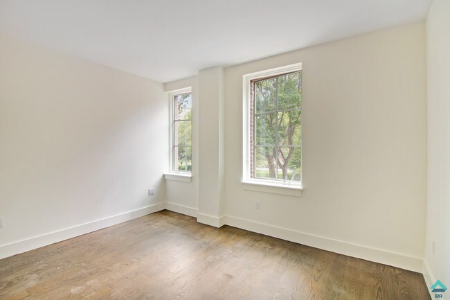 Building Photo - 238 Hall St