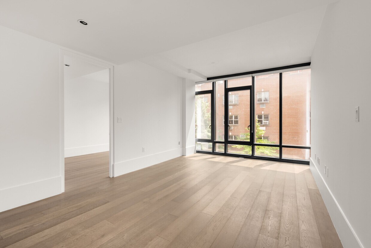 Foto principal - 429 Kent Ave