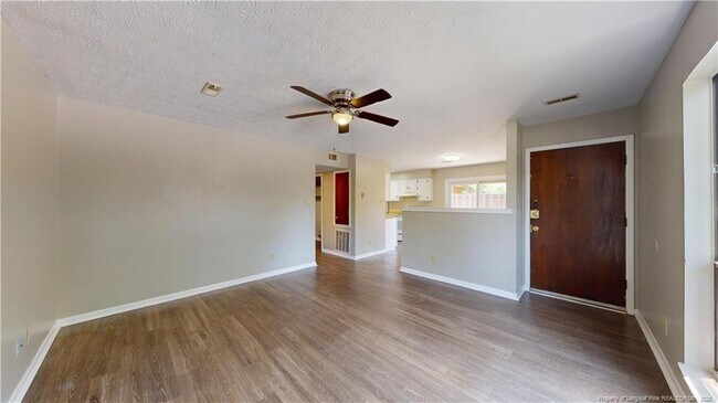 Foto del edificio - 707 Hedgelawn Way