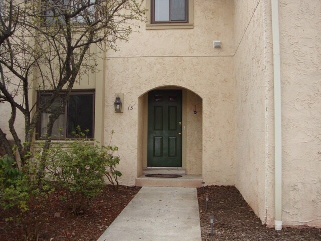 Building Photo - 15 Muirfield Dr