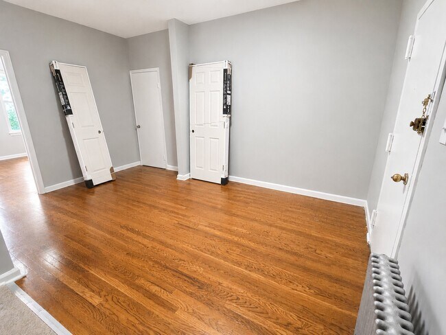Building Photo - 383 Clifton Ave