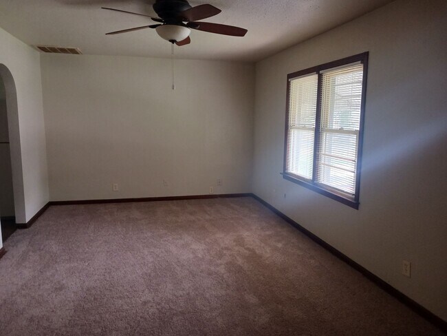 Foto del edificio - 2bdr/1bth house in Independence, MO