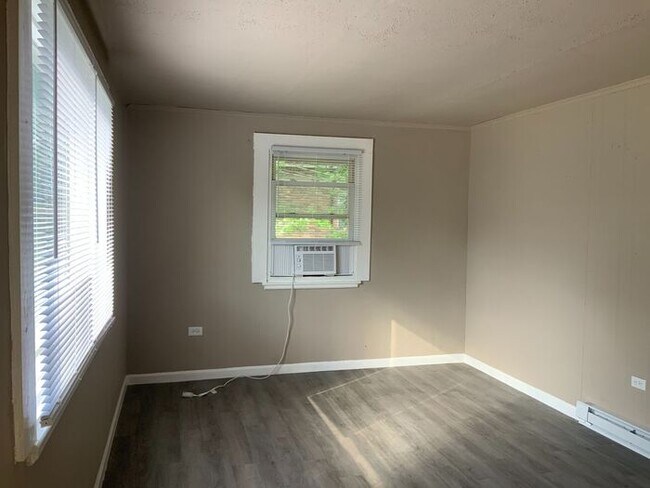 Foto del edificio - 129 Brumley Ave NE
