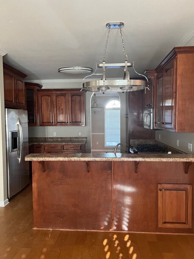 Building Photo - 4 br, 2.5 bath House - 205 Fountain Crest Dr
