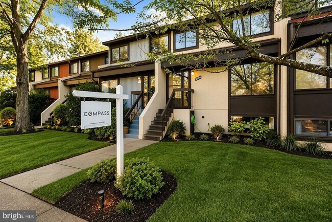 Foto del edificio - 2104 Cartwright Pl