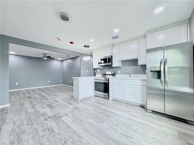 Building Photo - 8206 Sosa Cir