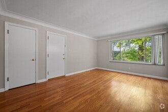 Building Photo - 7112-7114-7114 Jamieson Ave