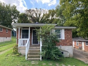 Building Photo - 928 W Greenwood Ave