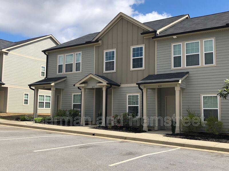 Foto principal - 634 Dobhill Ln
