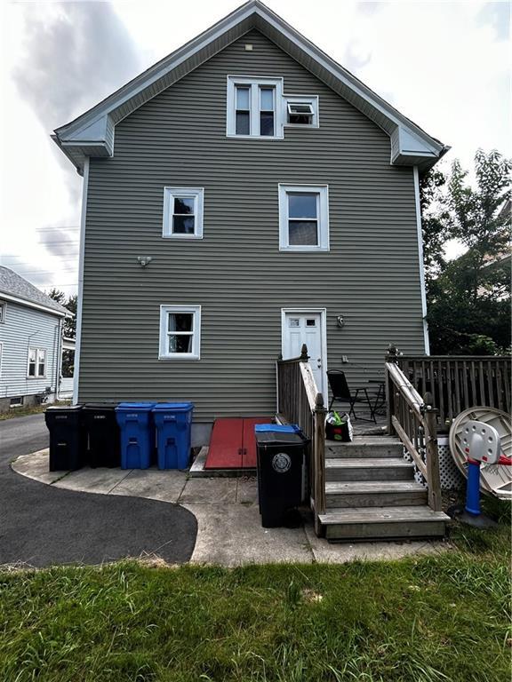 Building Photo - 494 Wellington Ave