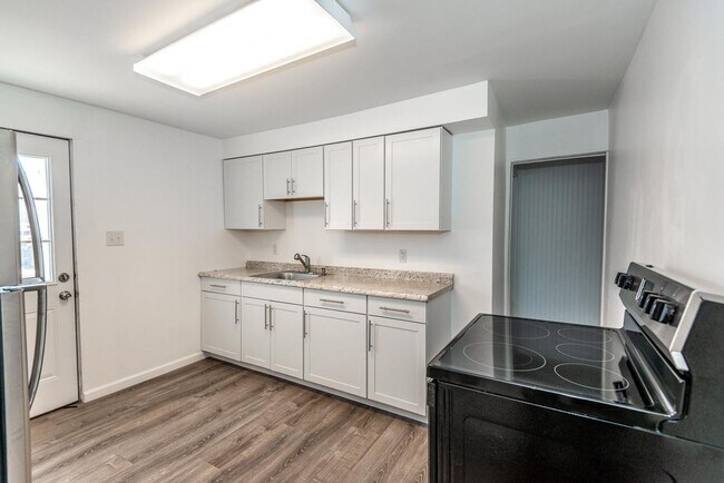 Foto del edificio - 453 Edith St