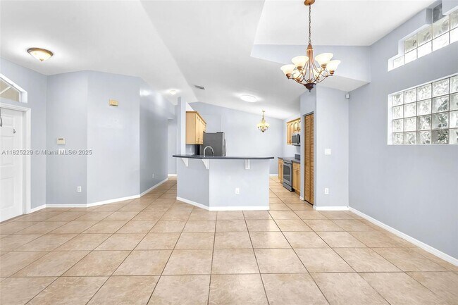 Foto del edificio - 17002 NW 10th St