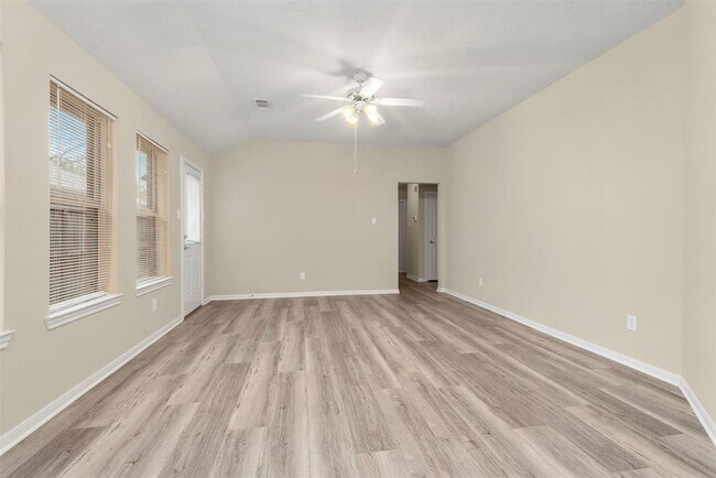 Foto del edificio - 2622 Autumn Springs Ln