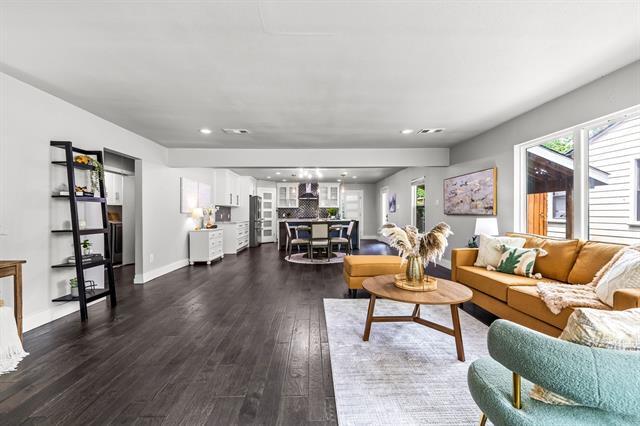 Foto del edificio - 8911 Diceman Dr