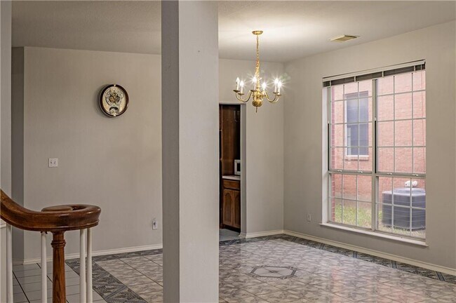 Building Photo - 1604 Chasewood Dr