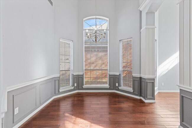 Foto del edificio - 892 Brentwood Dr