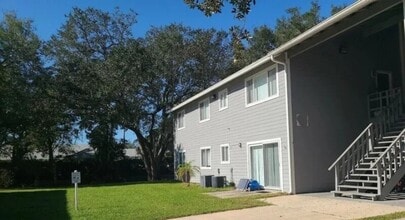 Building Photo - 17 W Rhodes Dr