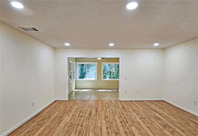 Foto del edificio - 47 Monet Ct NW