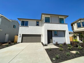 Building Photo - 1312 W Prescott Ct