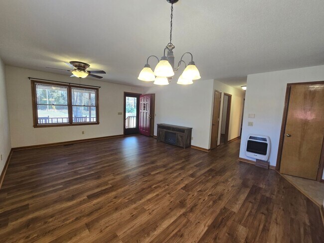 Foto del edificio - NEW LISTING!!!!!