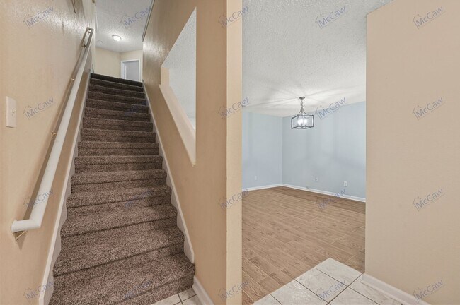 Foto del edificio - Spacious Living in Denton – Large Backyard...