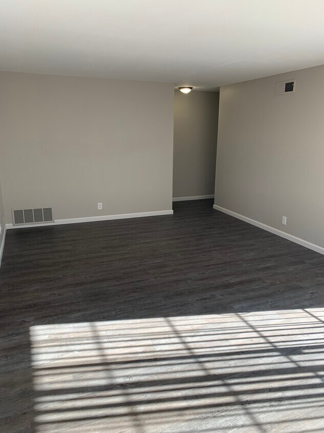 Foto principal - 482 Westlake Dr