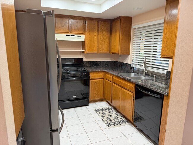 Foto del edificio - 2514 E Willow St