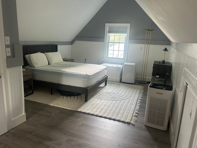 Will fit a king size bed - 6 Cardinal Rd