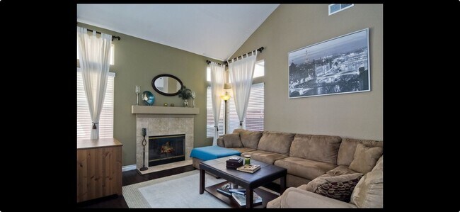 Foto del edificio - 817 Southshore Dr