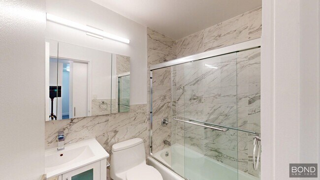 Foto del edificio - 400 E 71st St