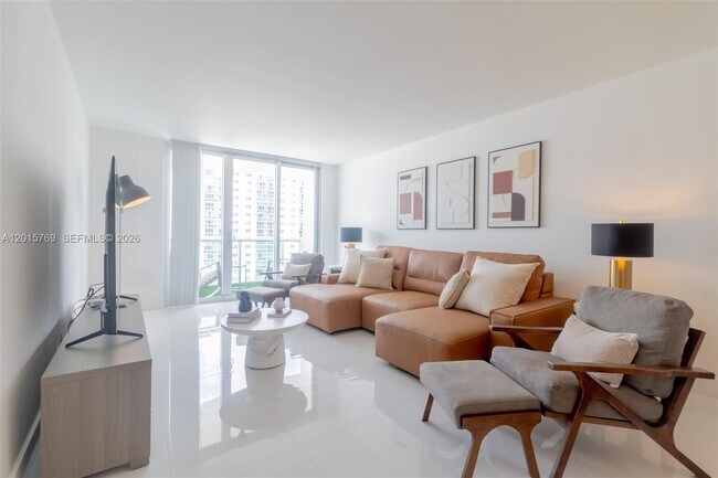 Foto del edificio - 19370 Collins Ave