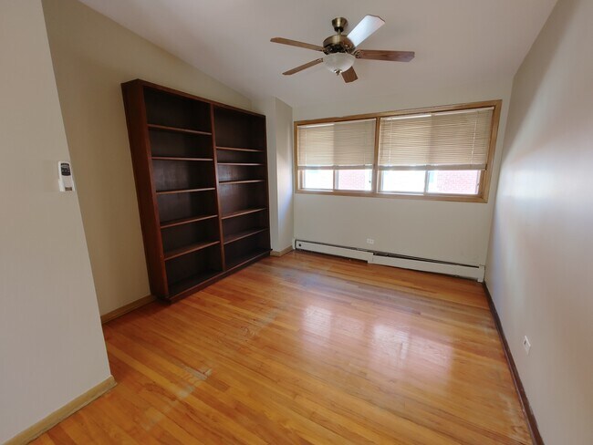 Foto del edificio - 720 N Austin Blvd