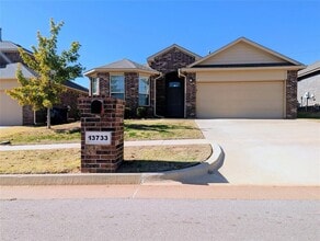 Building Photo - 13733 The Brook Blvd