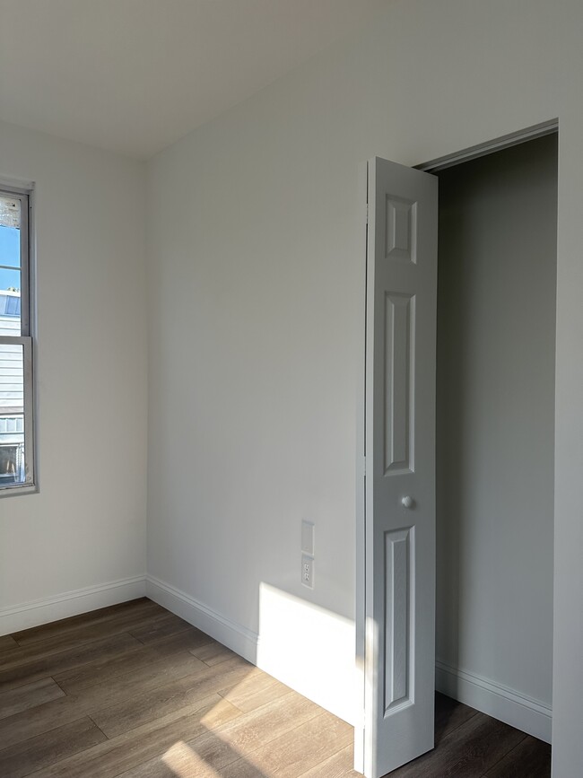 Building Photo - 2420 N Reese St