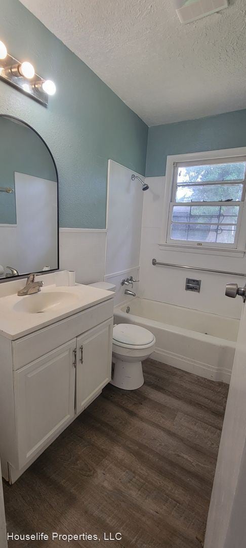Foto del edificio - 3 br, 1 bath House - 2134 W College St