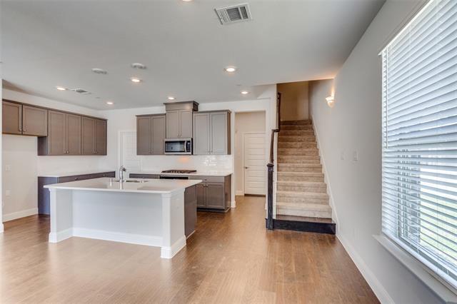 Building Photo - 3501 Kingsland Dr