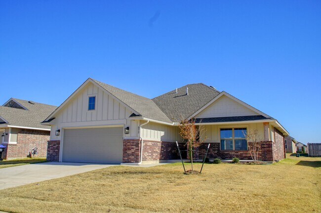 Foto del edificio - Brand New Home in Washington!