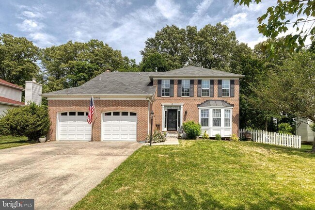 Building Photo - What a stunner! This 4bd 2.5bth gorgeous h...