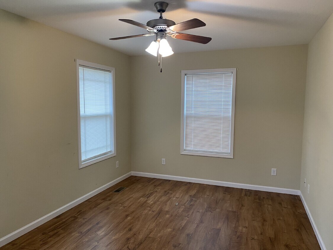 Foto del edificio - "Updated  2-Bed, 2-Bath Oasis on E High St, Cookeville – 900 Sq Ft of leisure!"