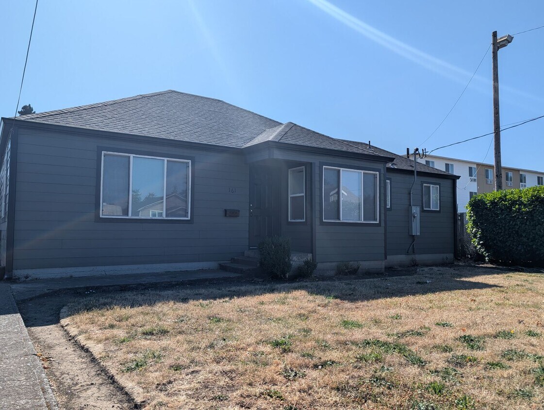 Foto principal - Great 3-Bedroom, 1-Bath Home In Springfield!