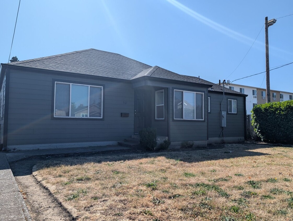 Great 3-Bedroom, 1-Bath Home In Springfield! - Great 3-Bedroom, 1-Bath Home In Springfield!