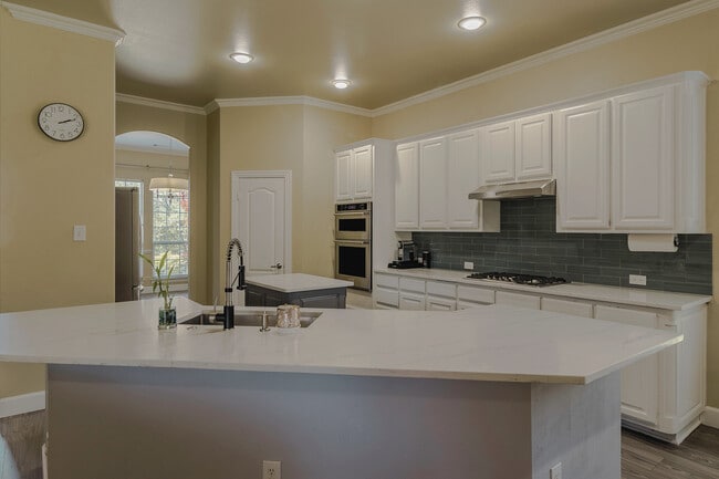 Building Photo - 1704 Orchard Ln