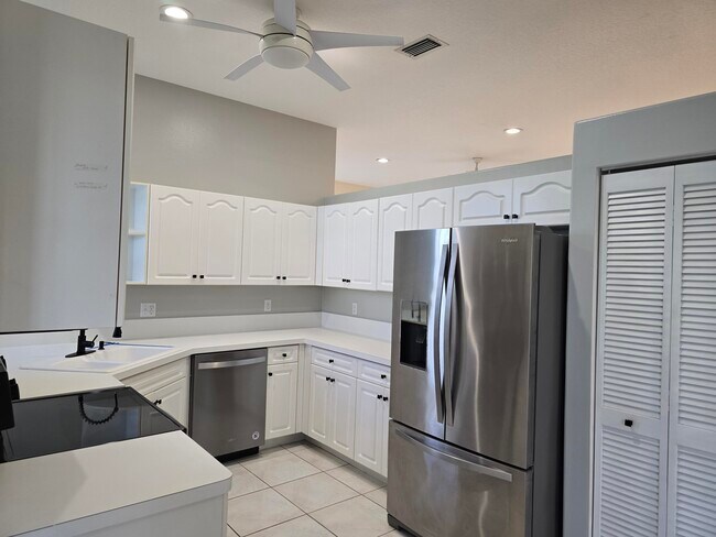 Foto del edificio - 6179 Bear Creek Ct