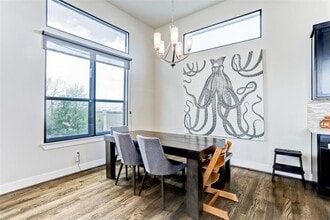 Building Photo - 4106 Marina St