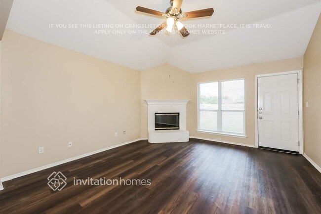 Foto del edificio - 6902 Evening Shade Ln