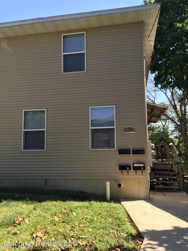 Building Photo - 1 br, 1 bath Room For Rent - 913 N Albert St