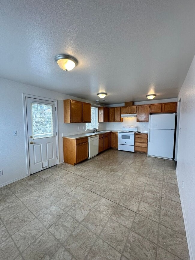 Building Photo - 1409 Maple St
