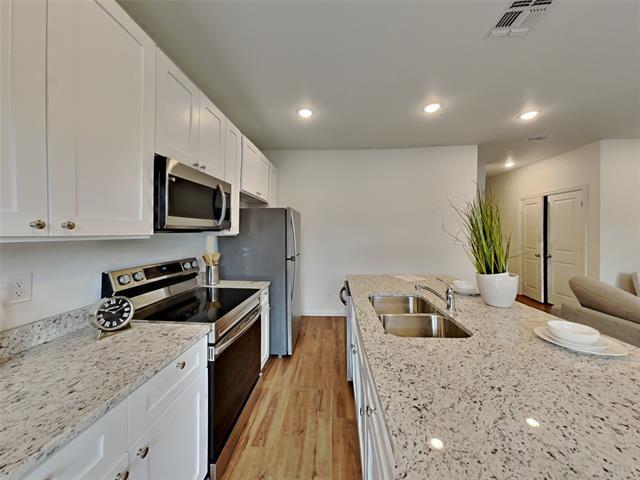 Building Photo - 202 Briarwood Ln